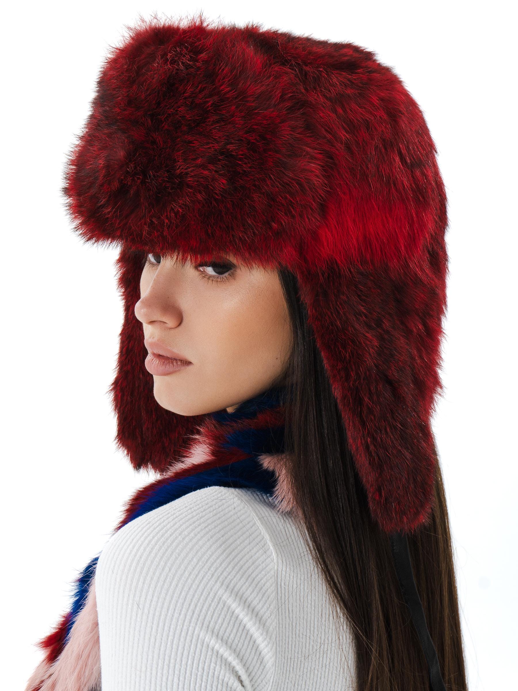 Red fur hat discount
