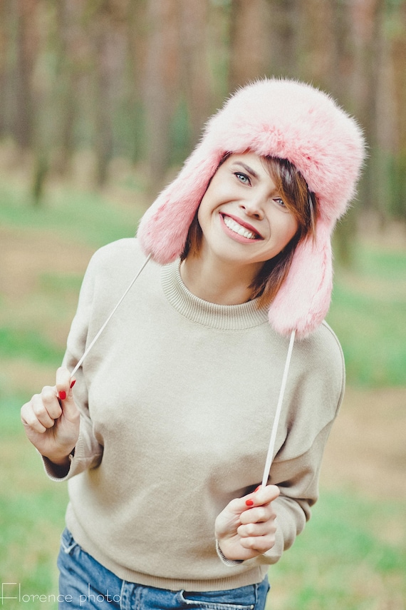 Cappello in soffice pelliccia rosa Colbacco russo da donna