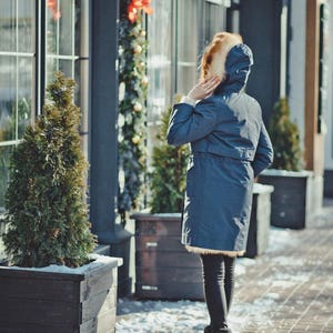 Fox Fur Parka Coat Womens Winterjas Lange jas met capuchon Windbreaker Eskimo 8e verjaardag Cadeau voor haar afbeelding 5