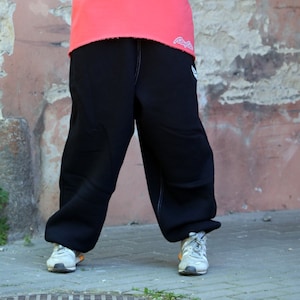 Schwarze Jogginghose, Jogginghose mit Kordelzug, weite schwarze Baumwollhose, schwarze Jogginghose für Herren, schwarze Damenhose, Unisex-Hose mit tiefem Schritt Bild 1