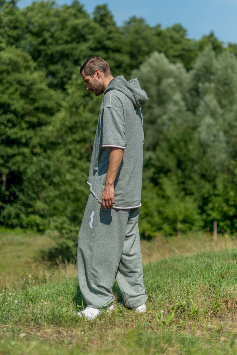 grey nike baggy sweatpants