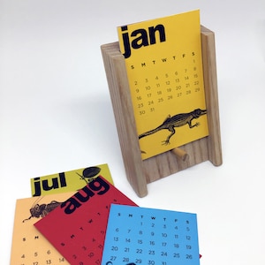2025 Desktop Calendar with Oak Cradle , Mini 2025 Desk Calendar, Gift for Her, Desk Calendar 2025, Animal Lover Calendar, Gift for Him