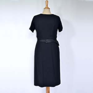 Vintage 1950s-60s || &#39;Put a Bow on It&#39; || Cocktail Dress with Grosgrain Ribbon Bow || Medium