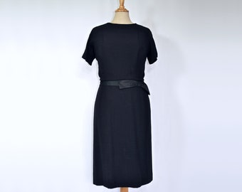 Vintage 1950s-60s || 'Put a Bow on It' || Cocktail Dress with Grosgrain Ribbon Bow || Medium