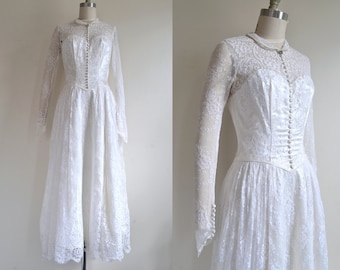 Vintage 1950s || 'Wedding Bells' || Tea-Length Bridal Gown with Illusion Sweetheart Neckline || XS