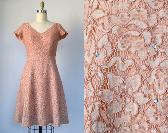 Vintage 1940s-50s || 'Coraline' || Coral Pink Dress with Rhinestones and Floral-Pattern Cord Embroidery and Lace || Medium