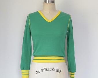 Vintage 1980s || 'Autzen' || Sporty Kelly Green and Yellow V-Neck Sweatshirt || Small