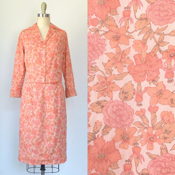 Vintage 1950s || 'Full Bloom' || Cotton Floral Skirt Suit in Shades of Pink || Small