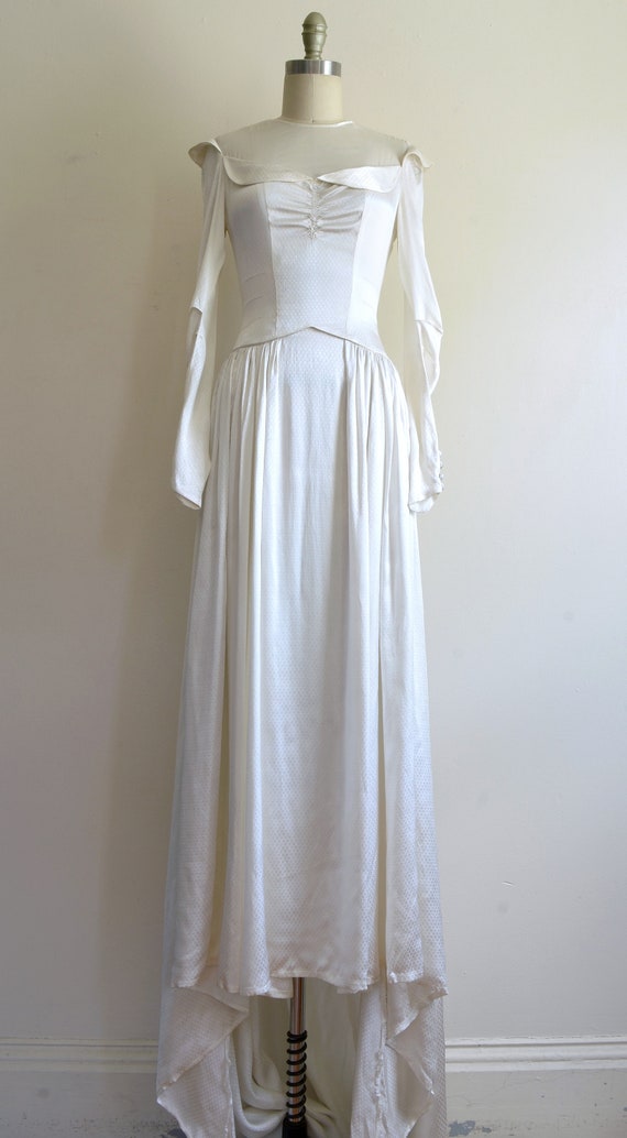 Vintage 1930s || 'Queen Bee' || White Silk Weddin… - image 2