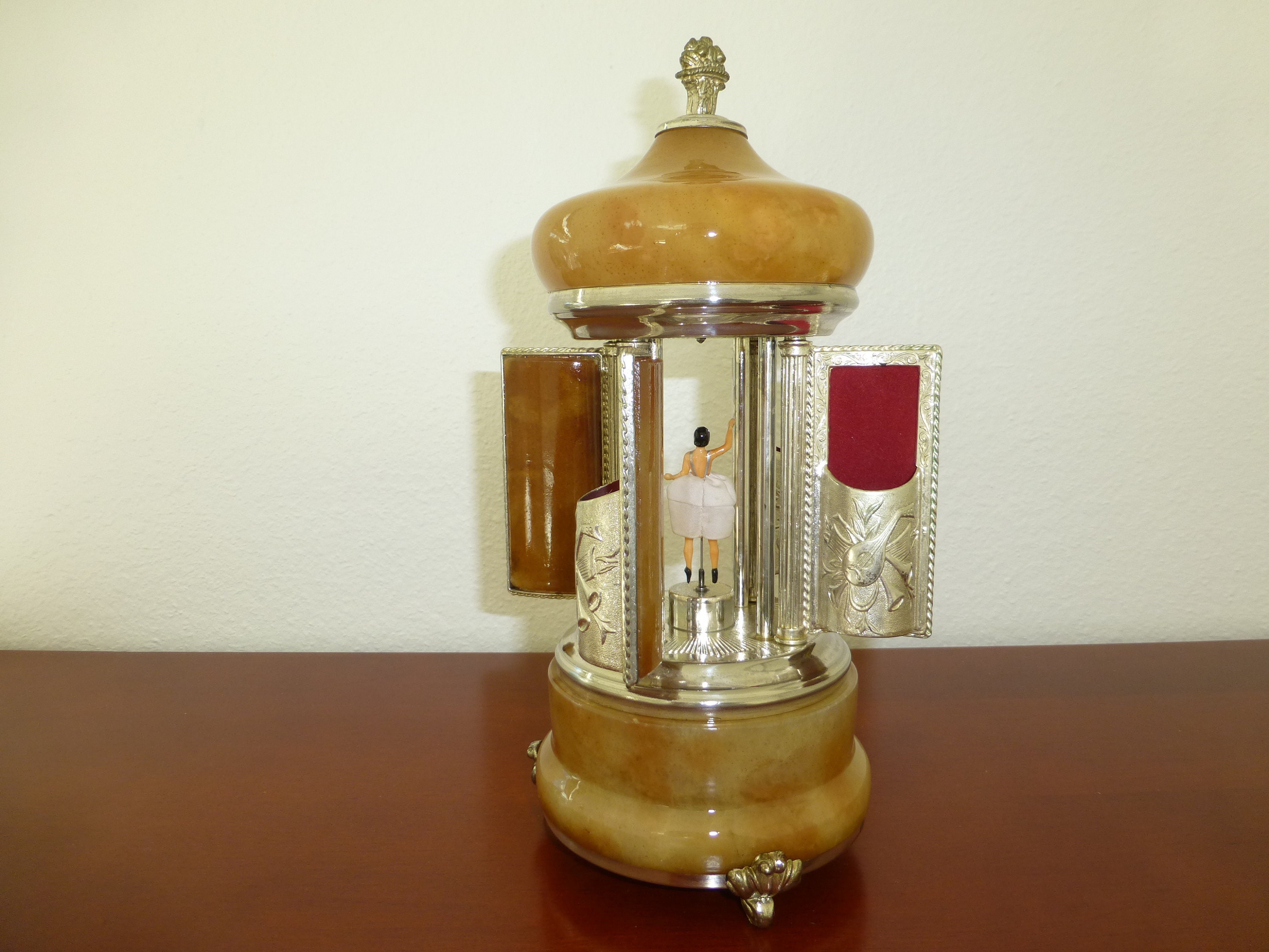 Vintage Swiss Reuge Dancing Ballerina Music Box Carousel Cigarette