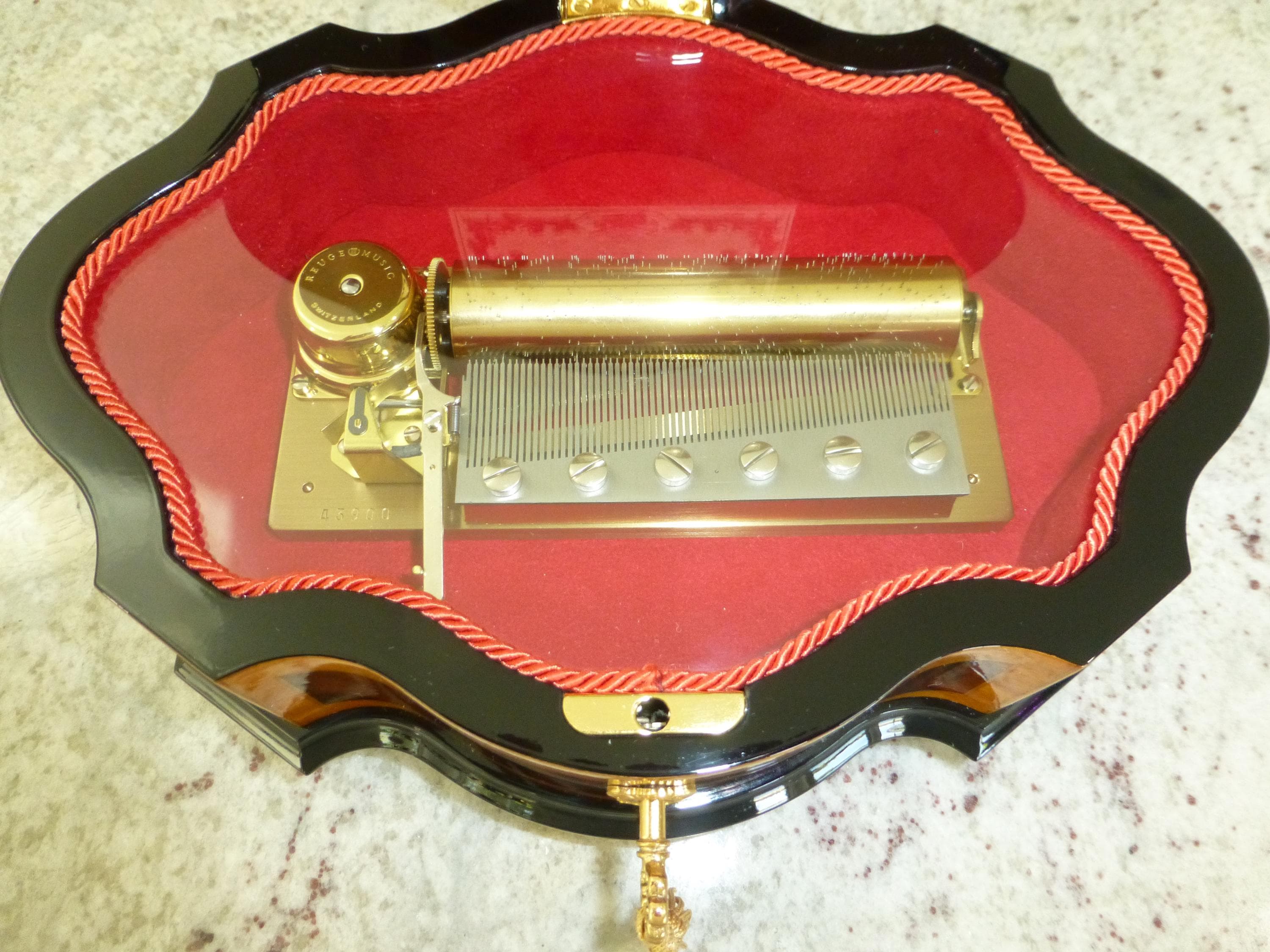 Vintage Swiss Reuge Music Box W.A. Mozart CH 3/72 (watch the Video