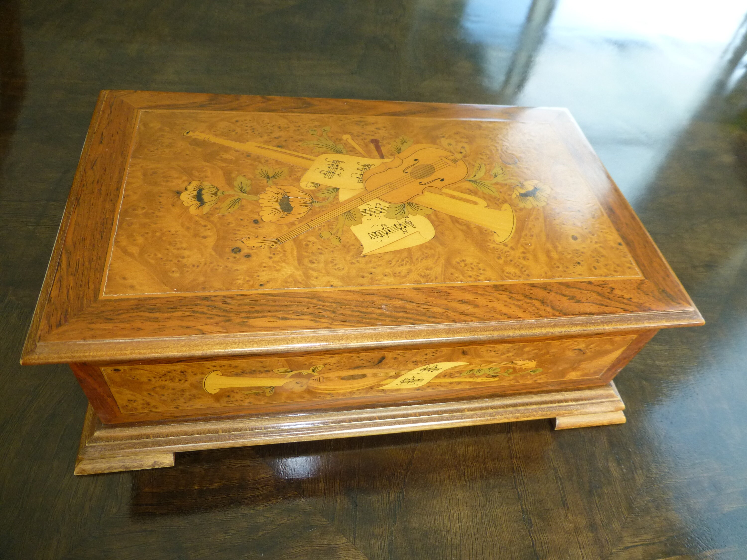 Vintage Swiss Reuge Romance Music Box 72 Key Play Vintage Swiss Reuge Romance Music Box 72 Key Play