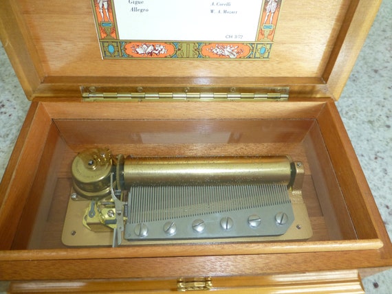 ヴィンテージ リュージュ スイス製オルゴール：72鍵、バッハ、コレッリ