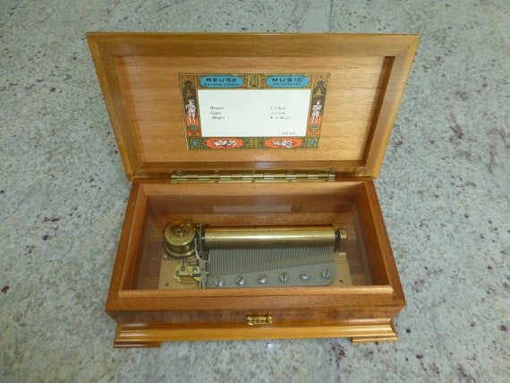 ヴィンテージ リュージュ スイス製オルゴール：72鍵、バッハ、コレッリ