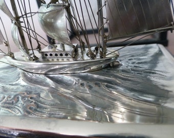 アンティークな日本製スターリングシルバー帆船模型（展示ケース付き