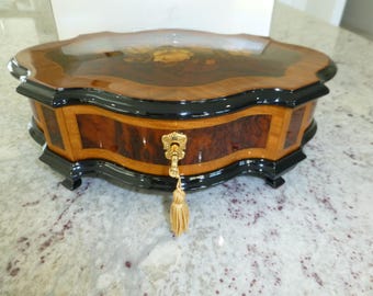 Vintage Swiss Reuge Music Box W.A. Mozart CH 3/72 (watch the Video