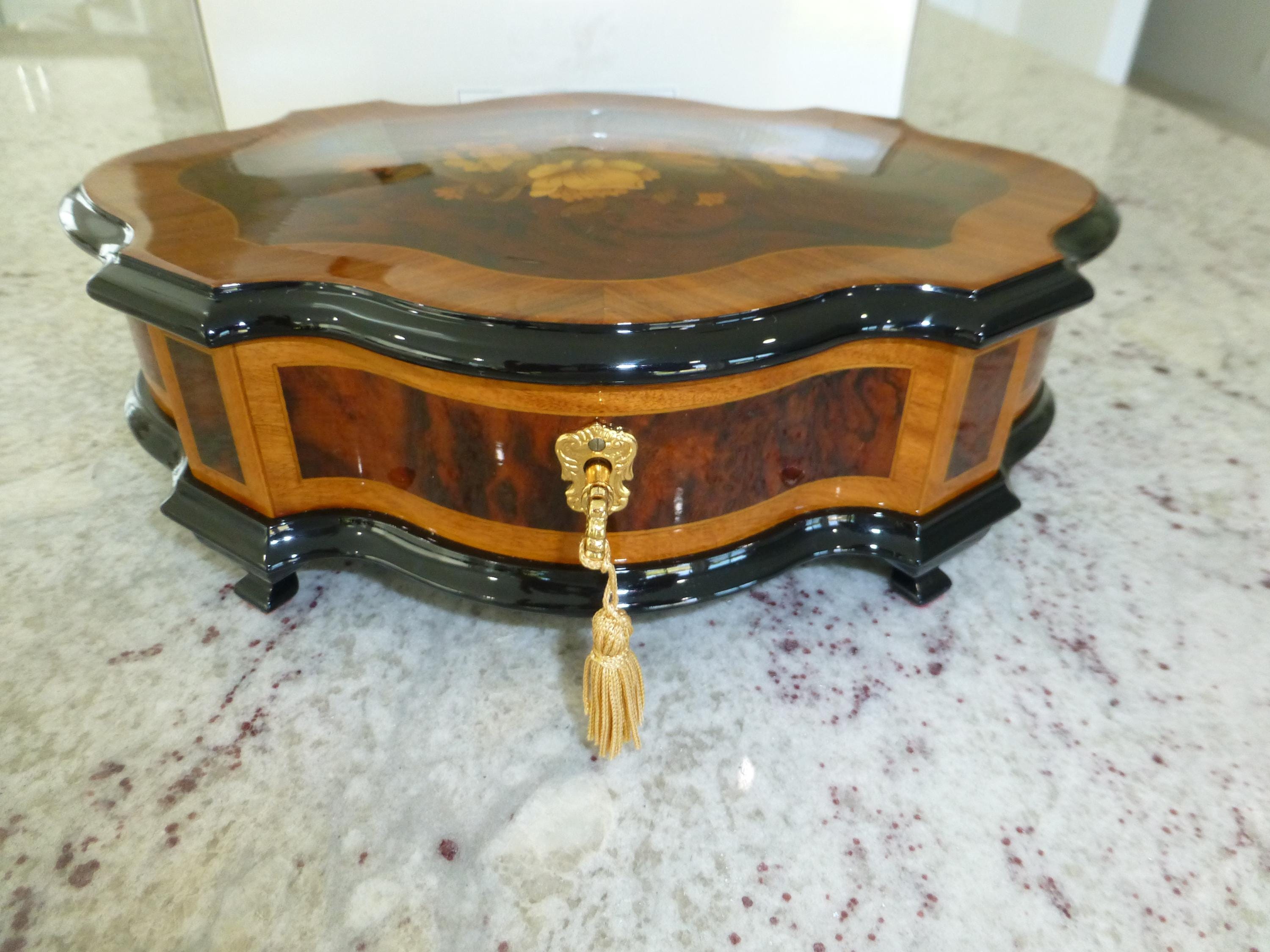 Vintage Swiss Reuge Music Box W.A. Mozart CH 3/72 (watch the Video