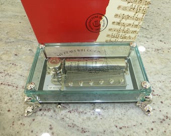 Vintage Titanic Music Box: 