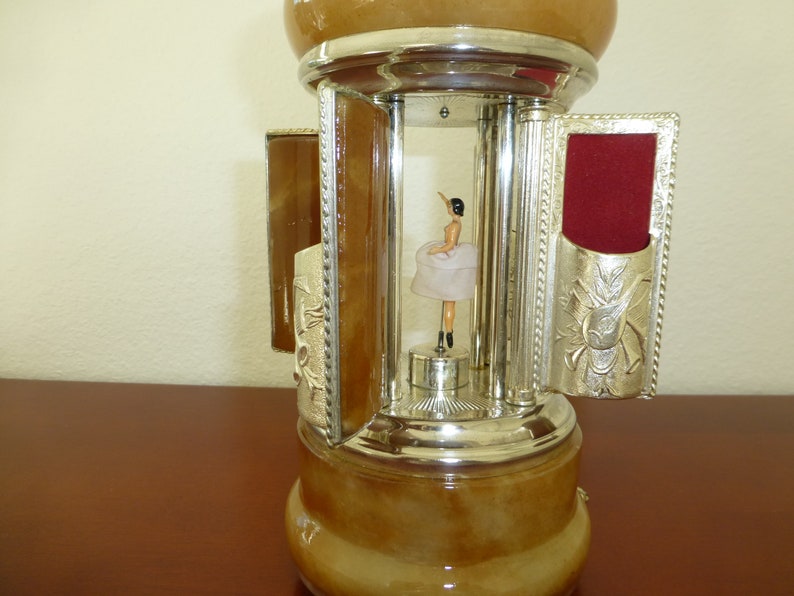 Vintage Swiss Reuge Dancing Ballerina Music Box Carousel Cigarette