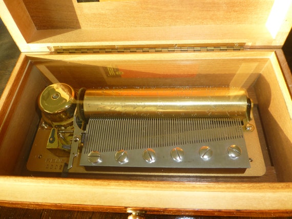 EXC Vintage Reuge Music Box 72 / 3 Plays : Liszt Hungarian