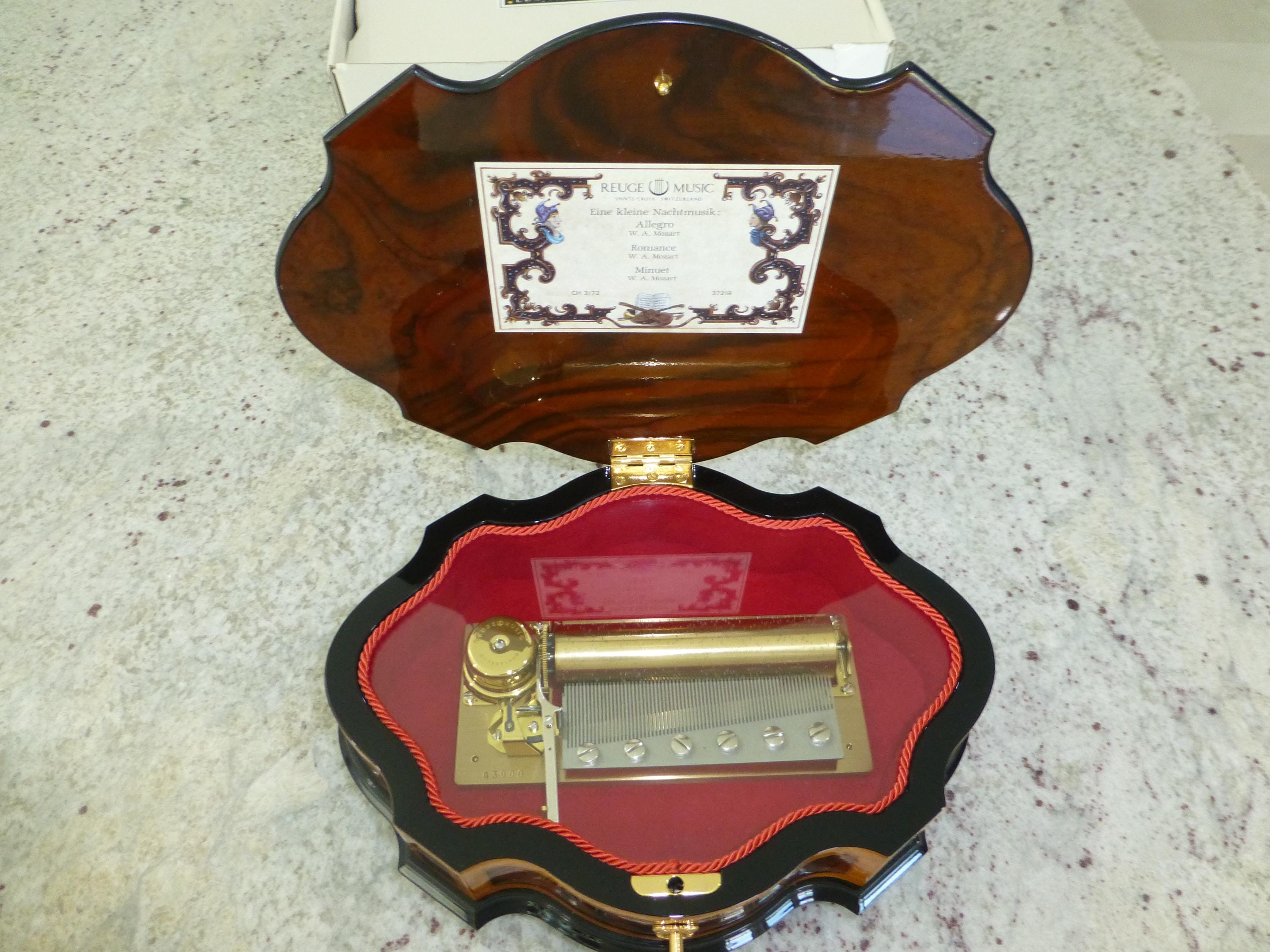 Vintage Swiss Reuge Music Box W.A. Mozart CH 3/72 (watch the Video