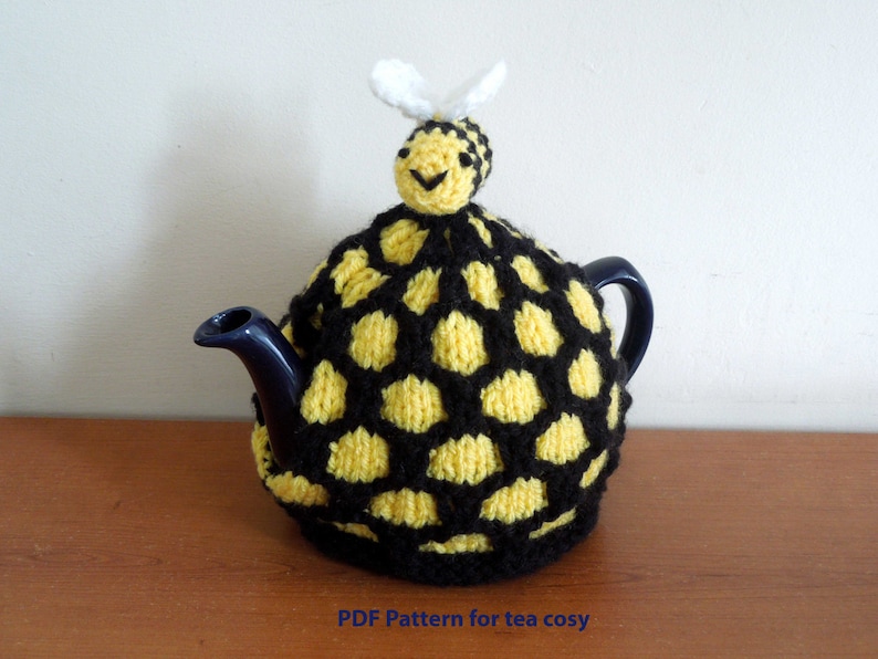 Bee tea cosy with bee PATTERN ONLY .. E-MAIL. 4 6 cup 2 pt, 40 fl oz standard teapot and small 2 cup 450ml teapot, yellow cosy image 2