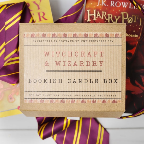 WITCHKRAFT & WIZARDRY Kerzen Box | Kerzen Geschenkset - 5 x 50ml Buchkerze | Bücherbox | Buchliebhaber Geschenke | Personalisieren