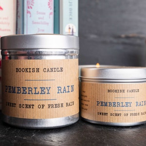 PEMBERLEY REGEN Kerze | Bücherwurm Kerzen | Buchkerzen | Bücherwurm Geschenk | Stolz & Vorurteil | Buchliebhaber | Soja Kerze