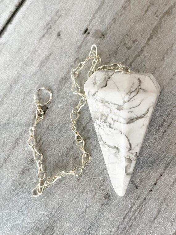 Howlite Pendulum, Faceted Gemstone, Faceted Crystal, Crystals for Stress, Divination Tools, Pendulum Crystal, Spiritual Gift, Psychic Tools
