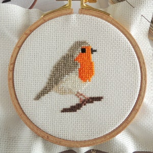 Kit de punto de cruz Robin: bordado para principiantes con bastidor opcional