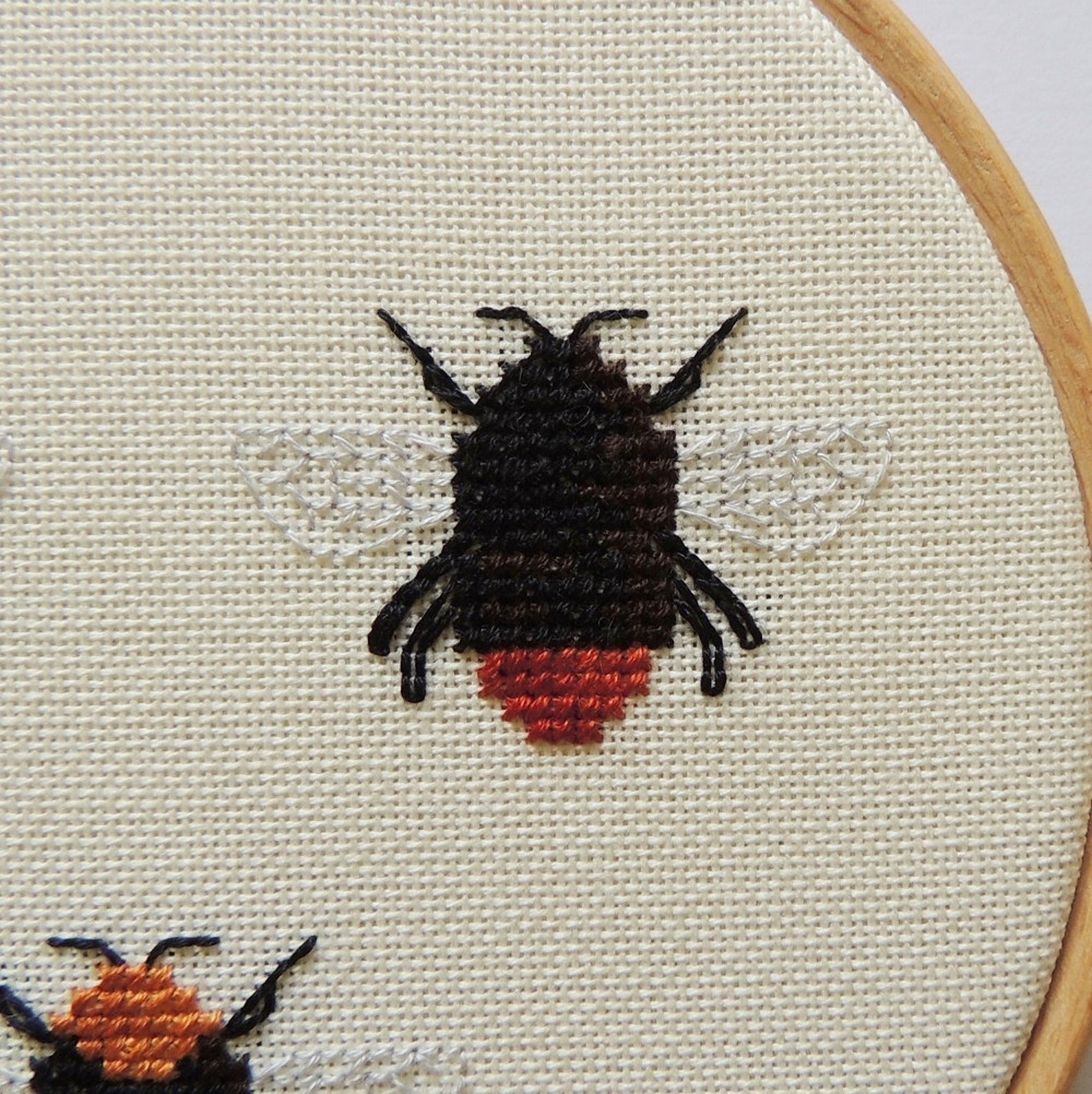 Cottagecore Cross stitch bee. Cross stitch bumble bee. Queen | Etsy