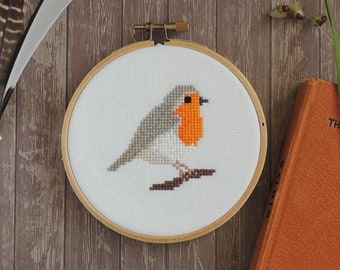 European Robin cross stitch pattern. Cross stitch bird. robin cross stitch. robin bird pattern.  PDF instant download pattern.
