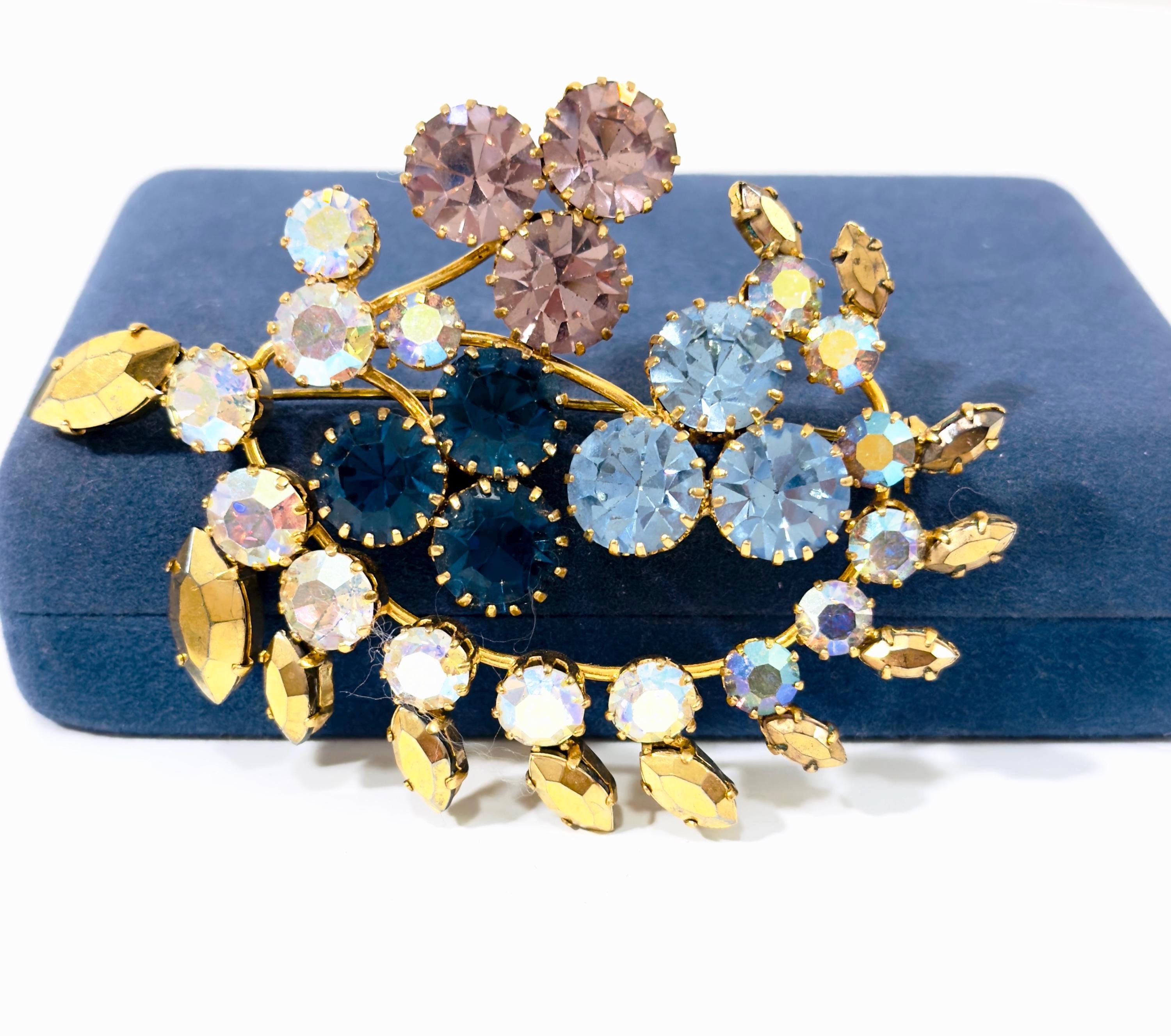 ヴィンテージの大型オーストリアクリスタルブローチ：サファイアブルー