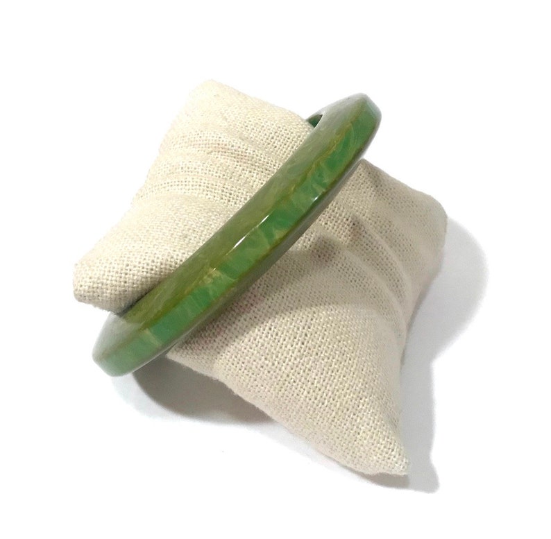 Vintage Bakelite Bangle Bracelet, Spinach Green And Yellow Stacking Bracelet, Art Deco Angled Design, Green Bakelite Jewelry image 7