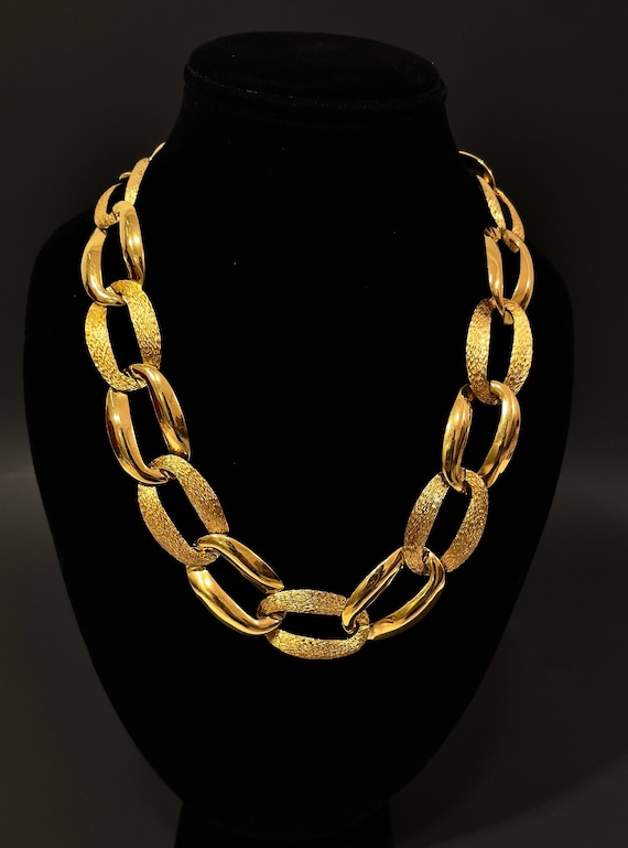 Napier Gold Tone Link Necklace, Curved Oval Link C