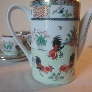 Vintage 17 piece Chinese tea/coffee set in box