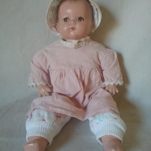 Ideal compositional doll with sleepy eyes.