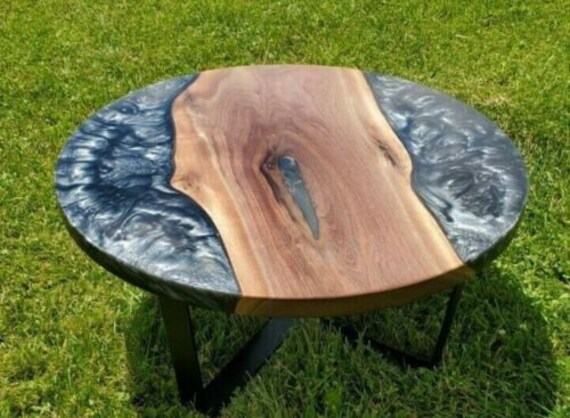 Round resin online outdoor dining table