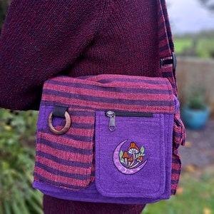 Medium nepalesische Baumwolle Streifen Handtaschen | Sonnenpilz Keltischer Baum Green Man | Verstellbare Träger Cross-Body Umhängetasche Hippy Boho Festival
