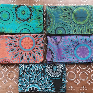Cartera de bolso Mandala de colores brillantes, patrón en espiral Mandala, rosa púrpura azul naranja negro, Hippy Boho Festival