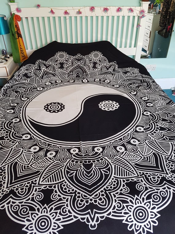 COPRILETTO MATRIMONIALE MANDALA RAJASTANO BIANCO E NERO &ndash; Cuore D'oriente