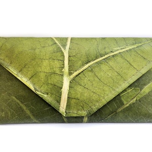 Handmade leaf leather wallet and cards holder for women - Green trifold wallet - Vegan wallet - Leather free wallet