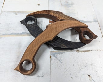 Pine Karambit Training Knife: Lightweight Wooden Cosplay