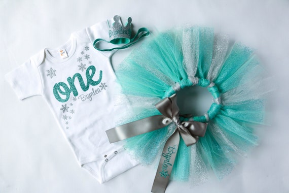 Winter Onederland Snowflake Outfit in Silver and Seafoam Mint Green, Including Personalized Bodysuit, Mini Party Crown, Tutu with Ribbon Bow Il_570xn