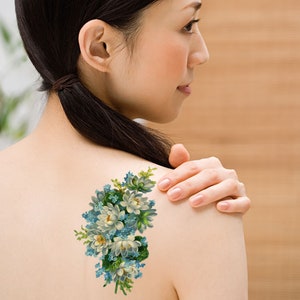 tatouage temporaire floral vintage bouquet de myosotis fleur bleue et blanche tatouage temporaire - grande taille