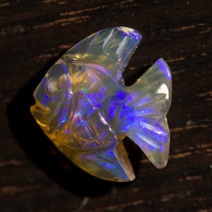 Opal purple flashing fire Fish Opal Carving - 1.7  cts double sided