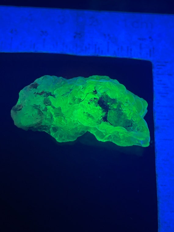Hyalite UV reactive Opal Rough Beautiful No  Fire only UV reactive 10+ gram Crystal medium grade was 200.00