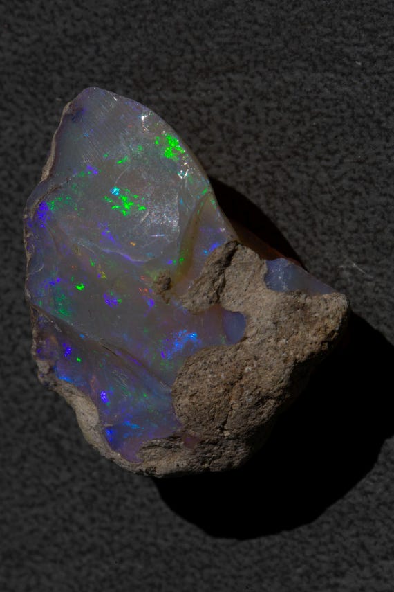 Rough Parcels — Rough Ethiopian Opal Crystal: 36+ ct Large Freeform for Cutting (20x17x5mm)