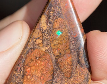 97 cts Boulderopal green and turquoise fire and power matrix.