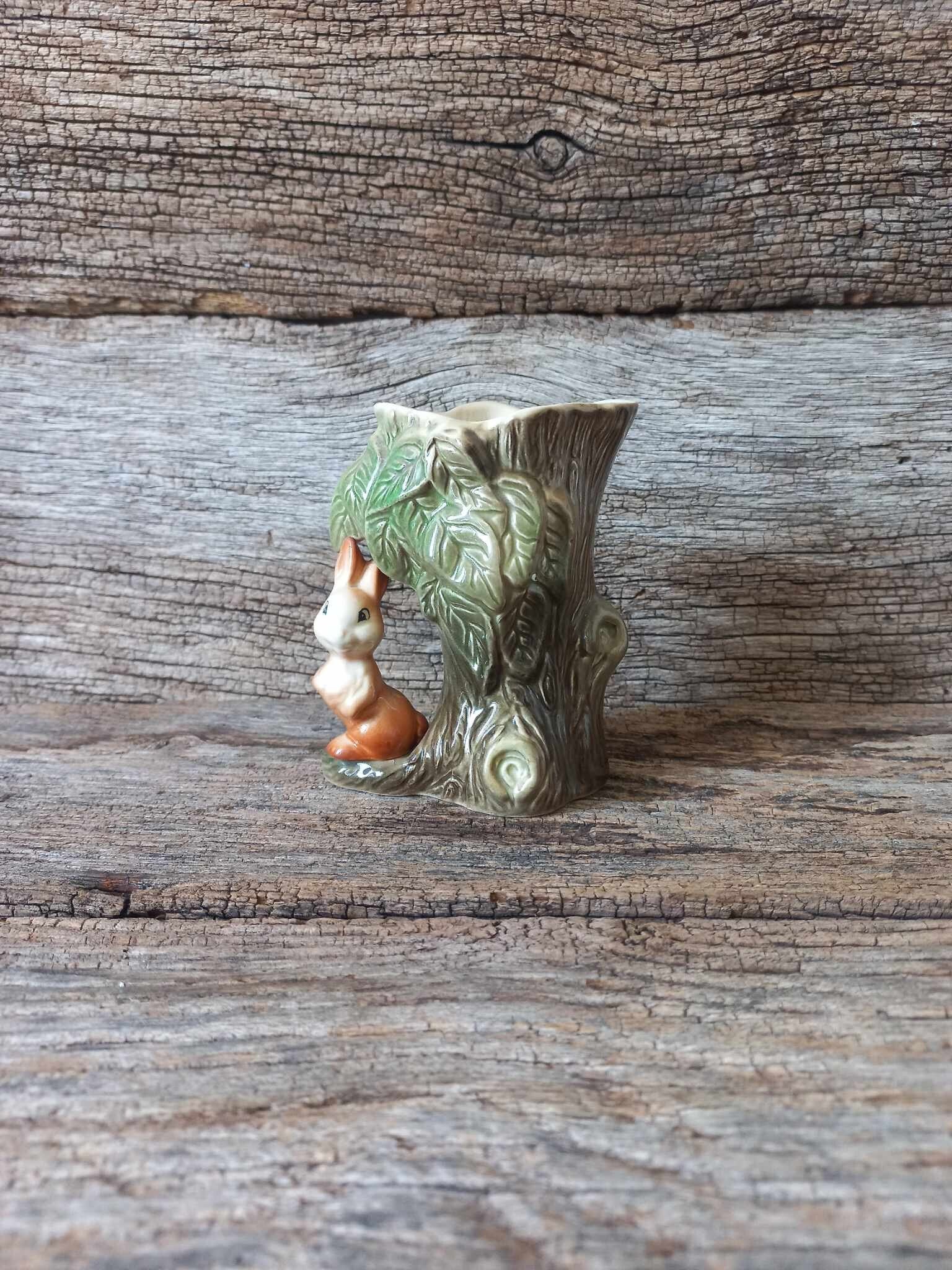 Vintage Withernsea Eastgate Pottery Planter Fauna Range con un conejo hecho con los moldes originales de Hornsea Pottery Circa 60's